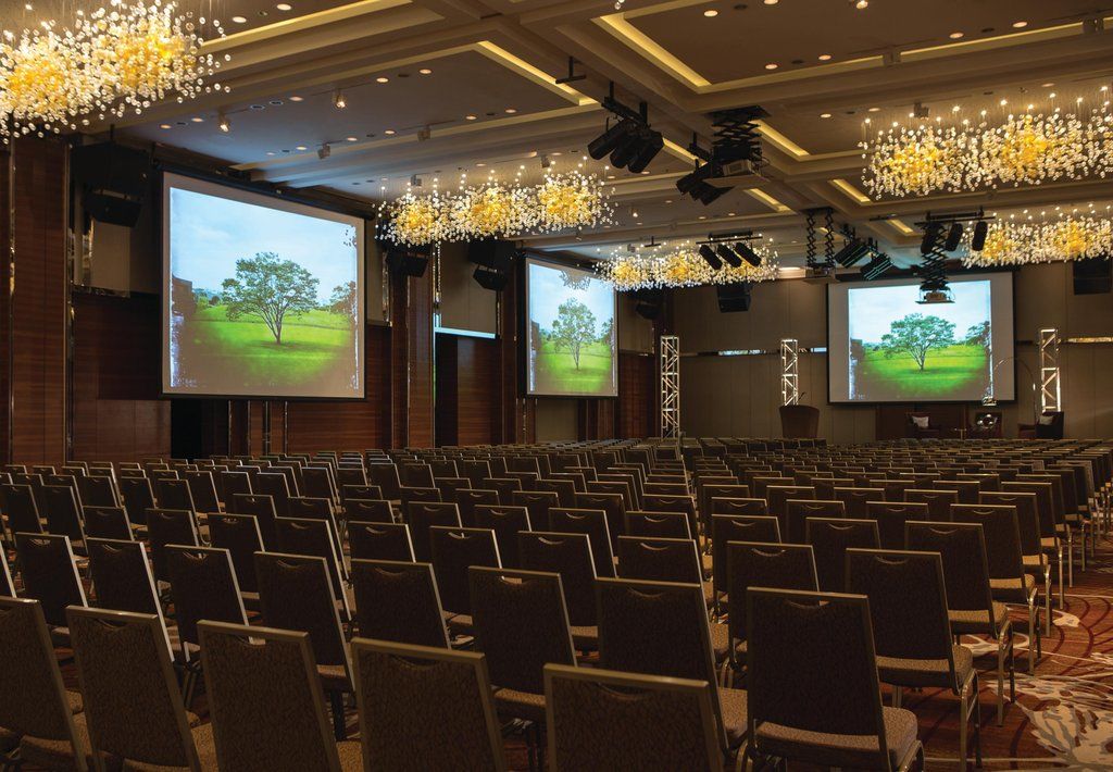 Renaissance Johor Bahru Hotel Exterior foto A typical conference room